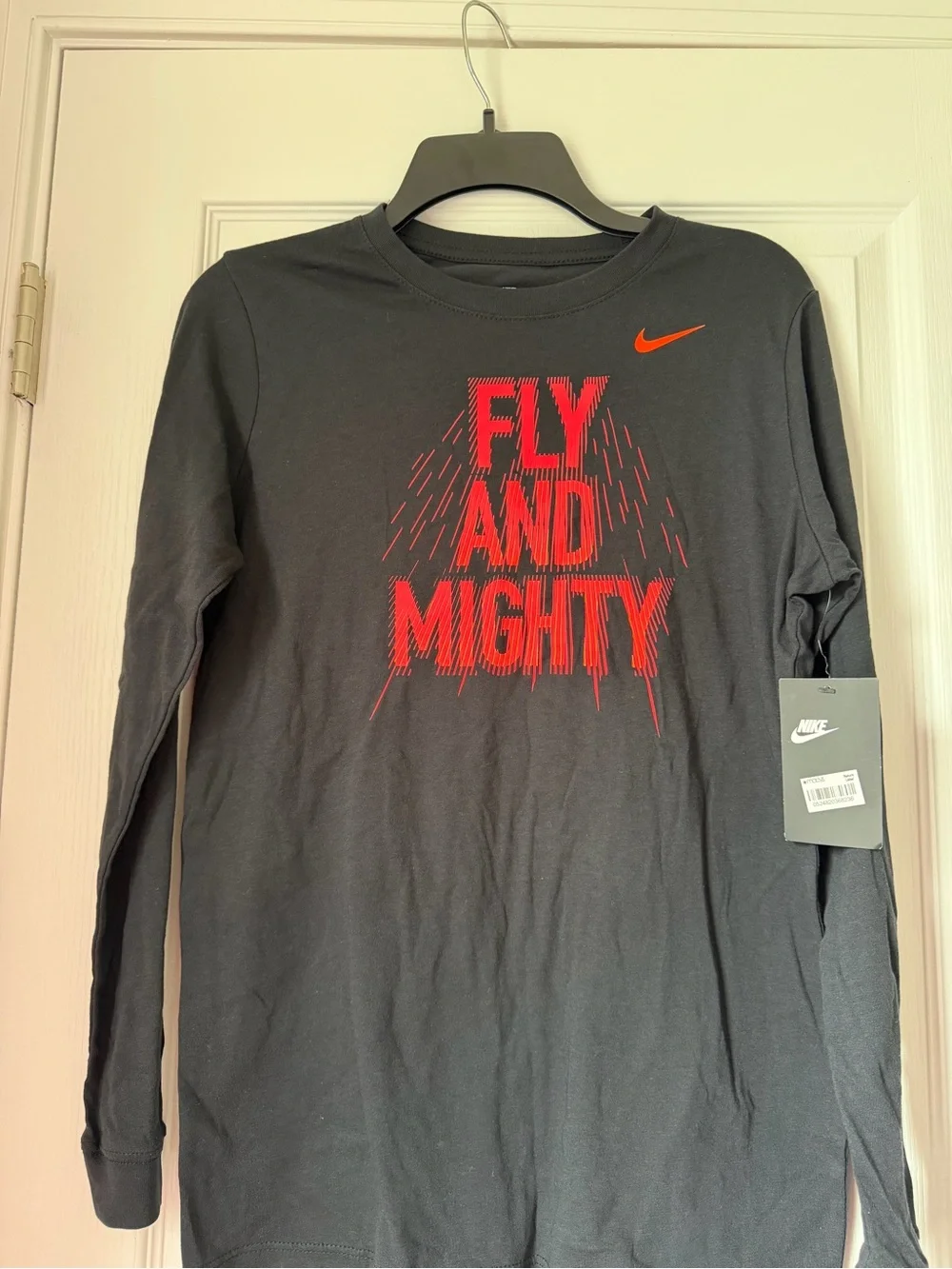 New Kids Nike Black Long-Sleeve 'Fly and Mighty' Graphic Tee Size XL